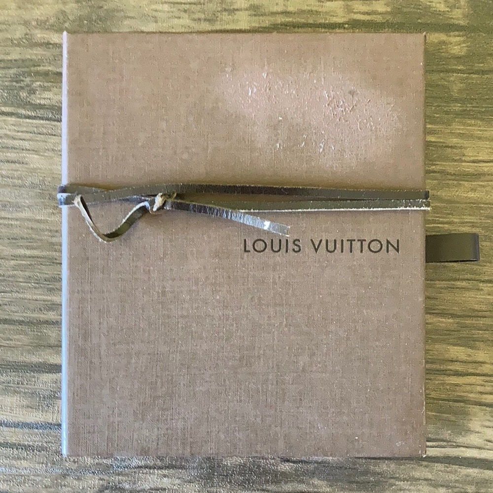 Louis Vuitton box